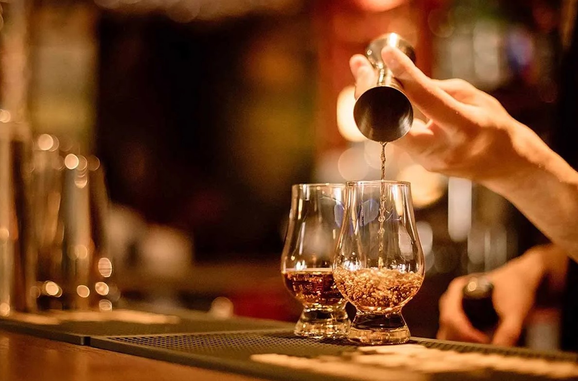 How to Drink Bourbon: The Ultimate Beginner's Guide to Enjoying Bourbon 6 How to Drink Bourbon 3